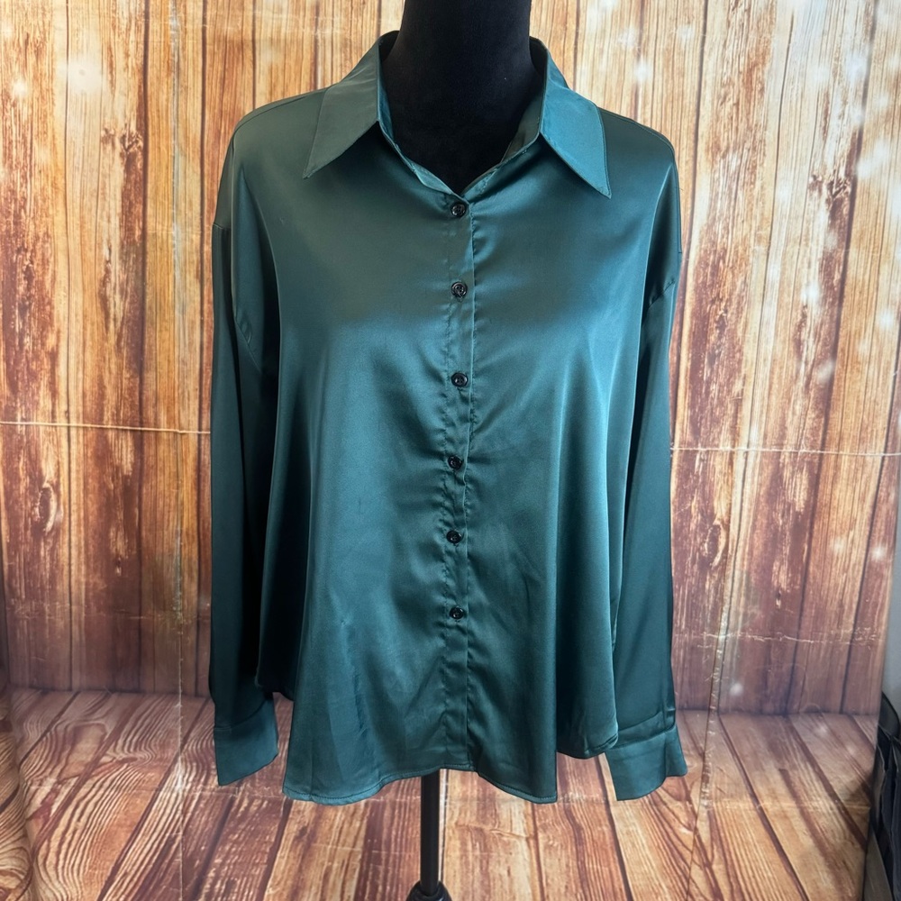 Shein Women’s Green Classic Solid Button Through … - image 4